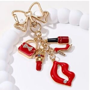 NIP! Red Enamel and Gold Tone Metal Bag Charm / Keychain with Lips 👄!